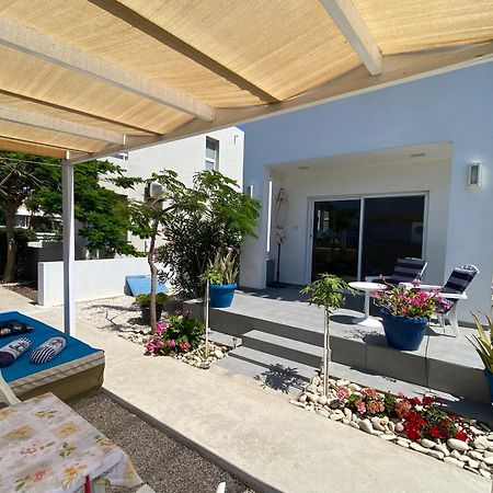 Cozy Beach House Перволия Экстерьер фото