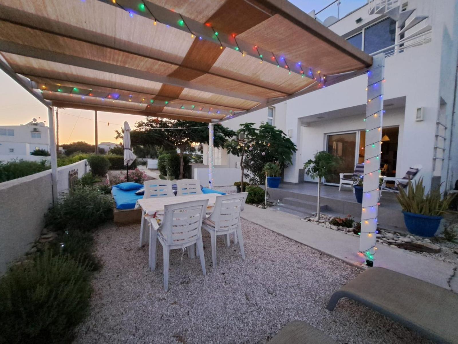 Cozy Beach House Перволия Экстерьер фото